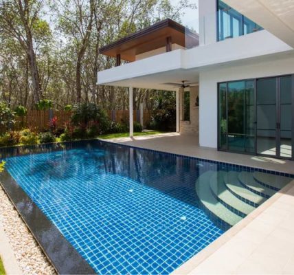 The Benefits and Possibilities of Having a Custom Swimming Pool Built for Your Home